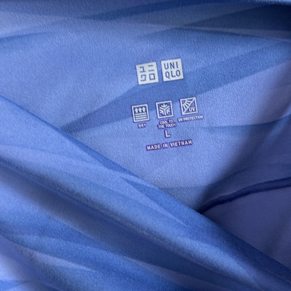 LIKE NEW UNIQLO LEGGINGS W/side pockets - Picture 3 of 6